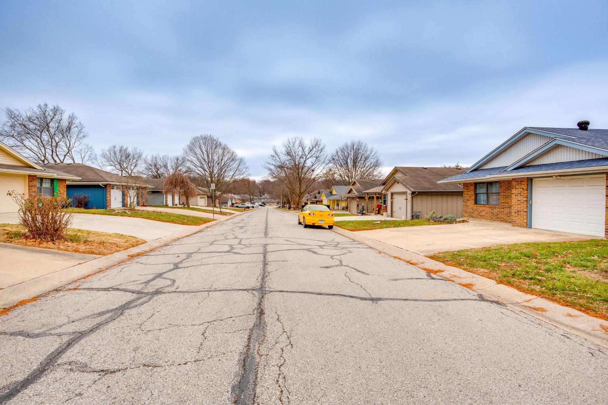 13 Mi To Arrowhead Stadium Blue Springs Home! Exterior photo